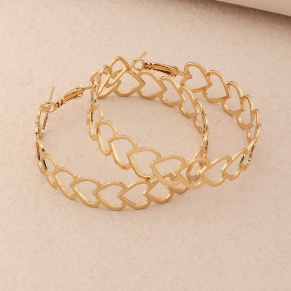 Sweet Love Gold Repeat Hearts Hoop Earrings NEW - Picture 3 of 5